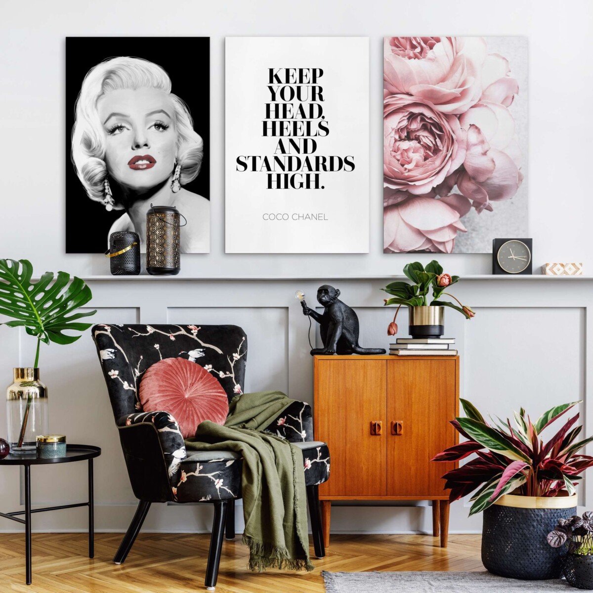Bilderwand ohne Rahmen – Marilyn mit Pfingstrosen