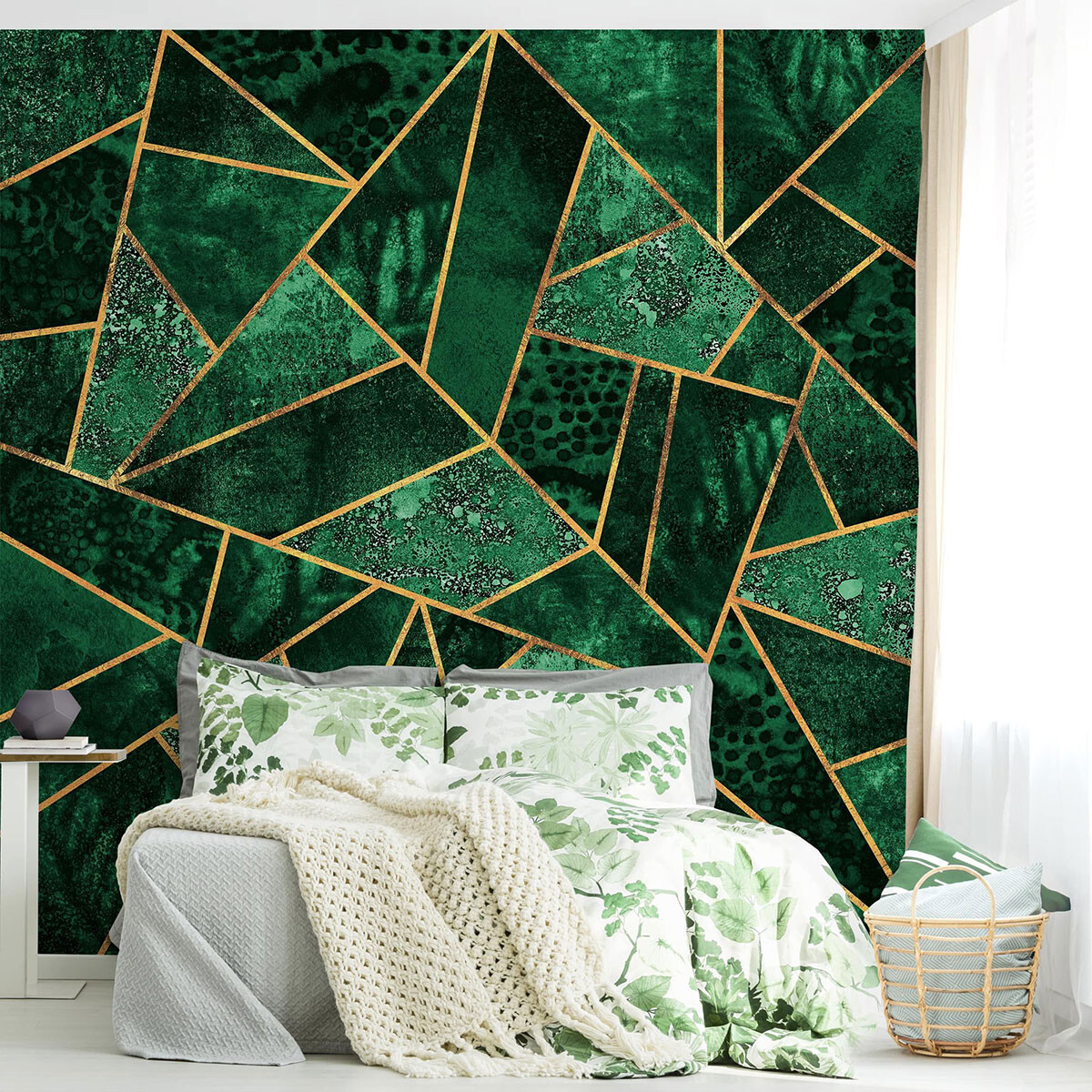 Grüne Tapete Schlafzimmer – Dunkler Smaragd mit Gold