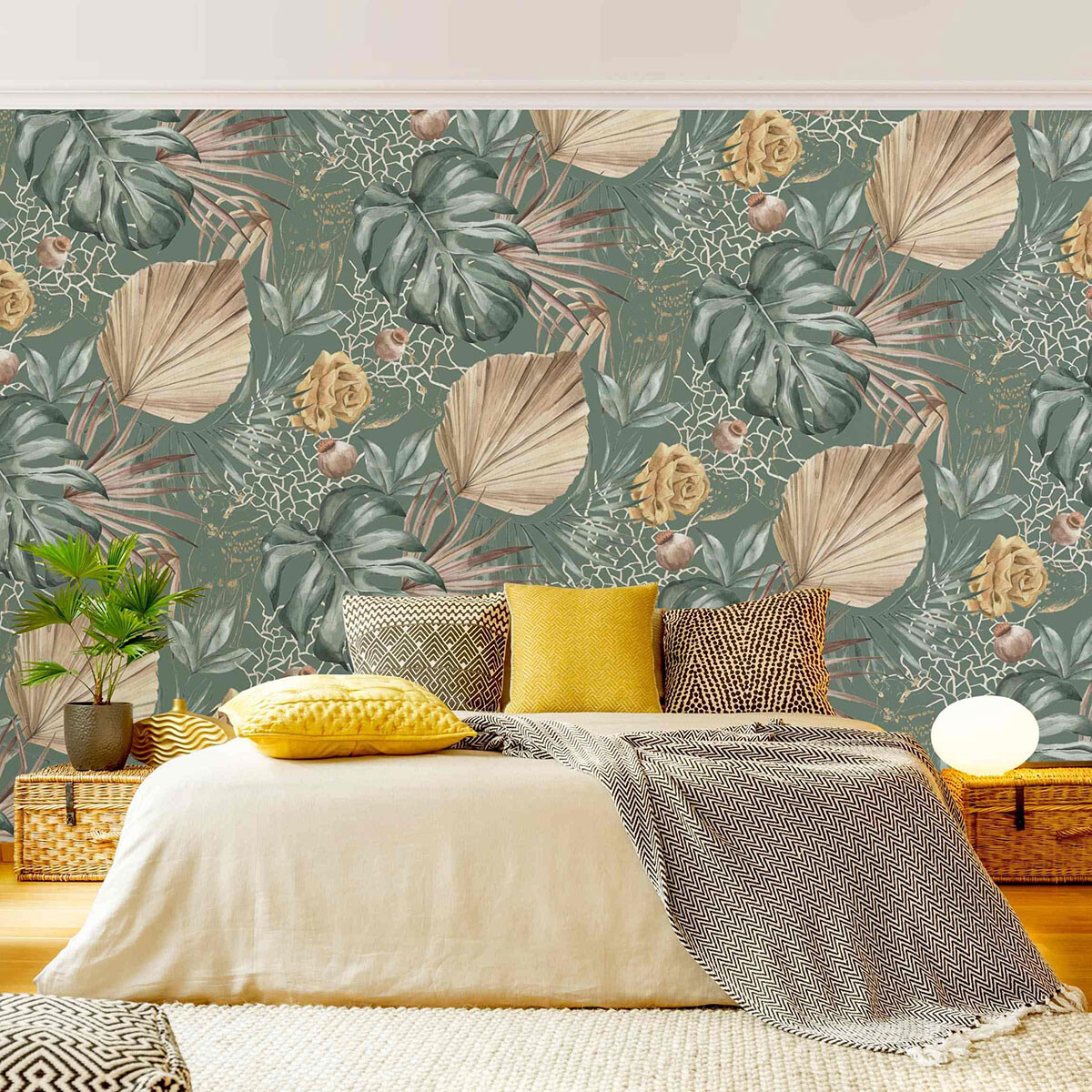 Fototapete Schlafzimmer Natur – Große Blätter mit Rosen vor Grün